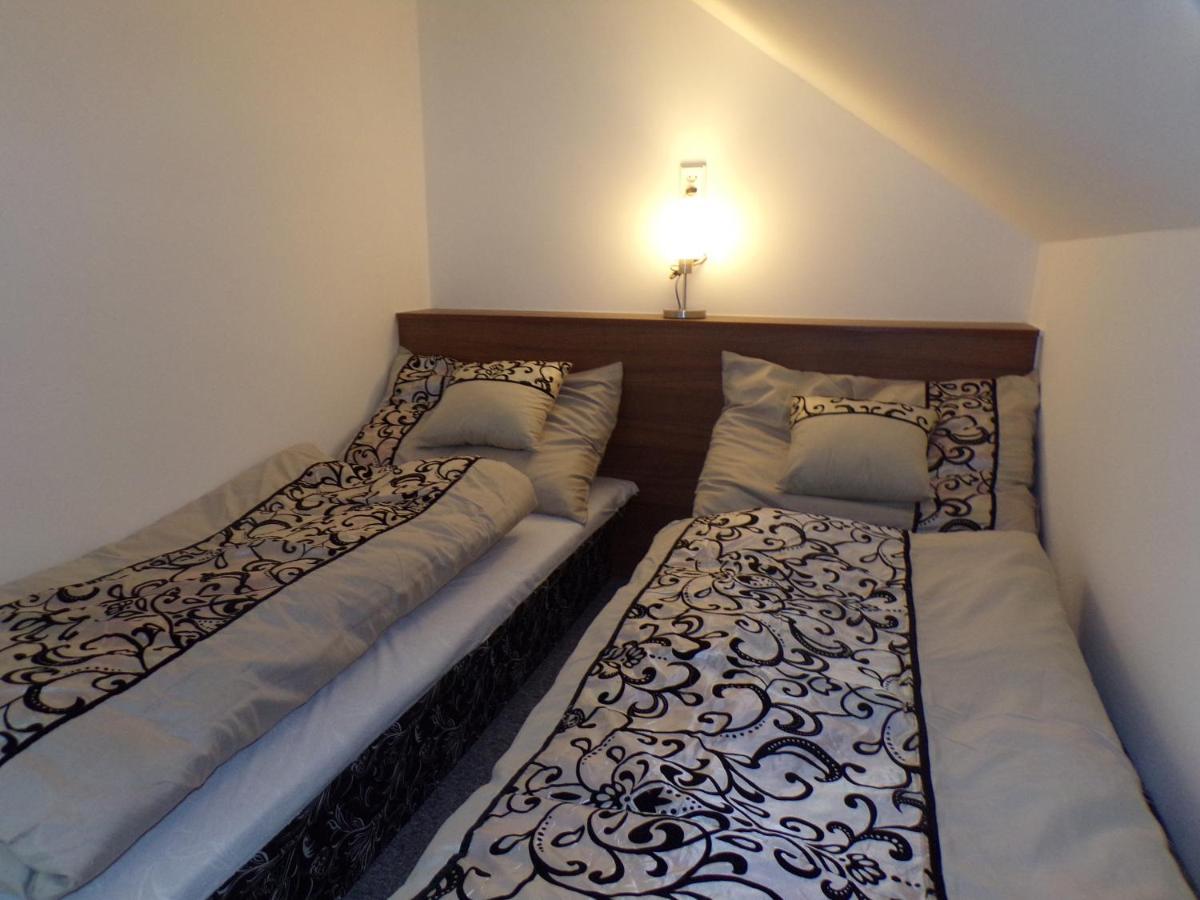 U Kremilka Hotell Jičín Exteriör bild